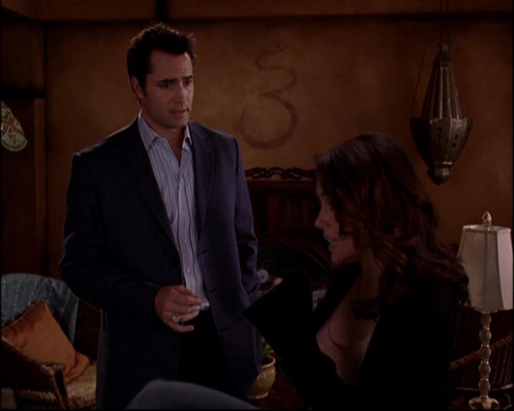 Charmed-Online-dot-816EngagedAndConfused1002.jpg Charmed-Online-dot-816EngagedAndConfused1002.jpg