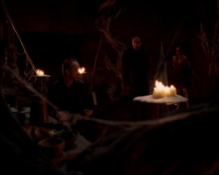 Charmed-Online-dot-816EngagedAndConfused1205.jpg Charmed-Online-dot-816EngagedAndConfused1205.jpg