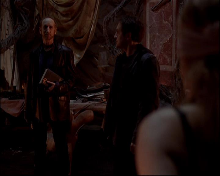 Charmed-Online-dot-816EngagedAndConfused1217.jpg Charmed-Online-dot-816EngagedAndConfused1217.jpg