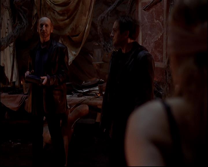 Charmed-Online-dot-816EngagedAndConfused1219.jpg Charmed-Online-dot-816EngagedAndConfused1219.jpg