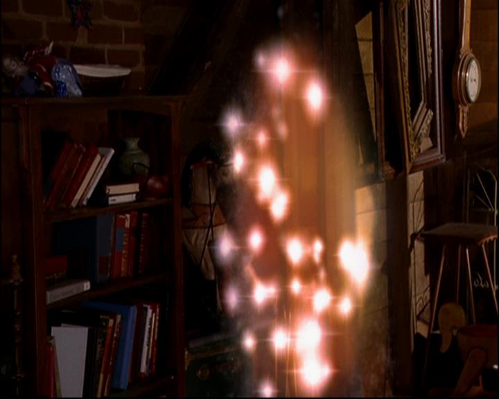 Charmed-Online-dot-816EngagedAndConfused1244.jpg Charmed-Online-dot-816EngagedAndConfused1244.jpg