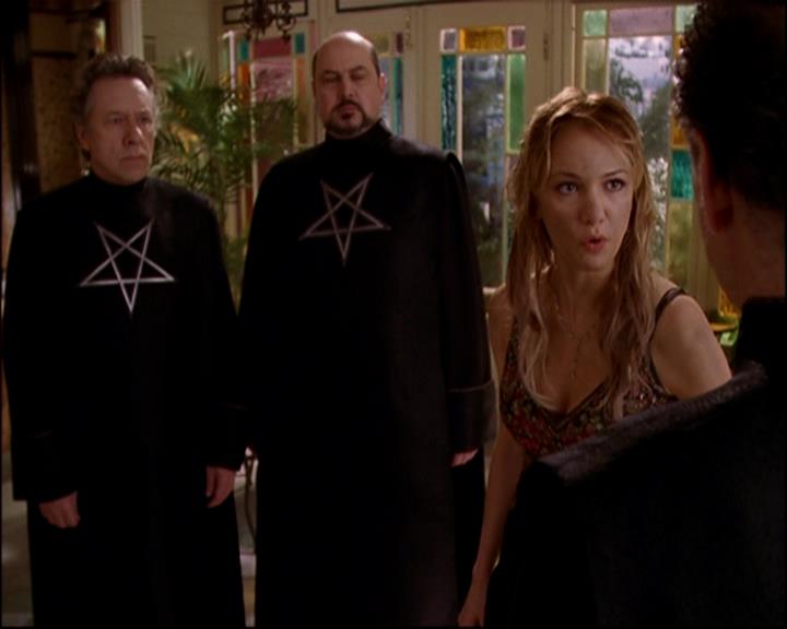 Charmed-Online-dot-816EngagedAndConfused1327.jpg Charmed-Online-dot-816EngagedAndConfused1327.jpg