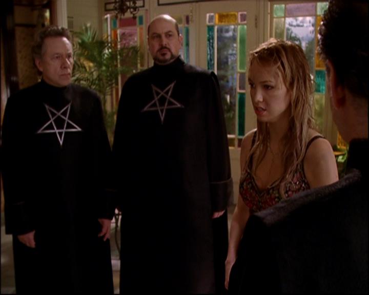 Charmed-Online-dot-816EngagedAndConfused1329.jpg Charmed-Online-dot-816EngagedAndConfused1329.jpg