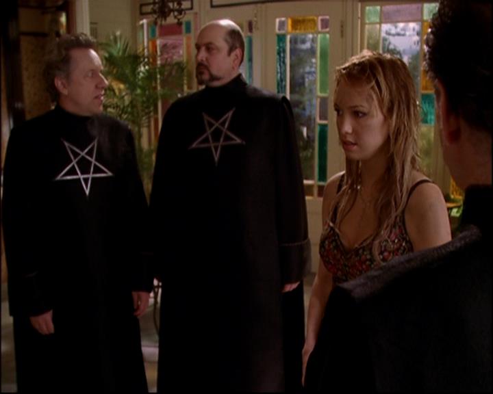 Charmed-Online-dot-816EngagedAndConfused1330.jpg Charmed-Online-dot-816EngagedAndConfused1330.jpg