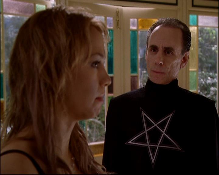 Charmed-Online-dot-816EngagedAndConfused1372.jpg Charmed-Online-dot-816EngagedAndConfused1372.jpg