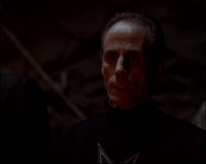 Charmed-Online-dot-816EngagedAndConfused1523.jpg Charmed-Online-dot-816EngagedAndConfused1523.jpg