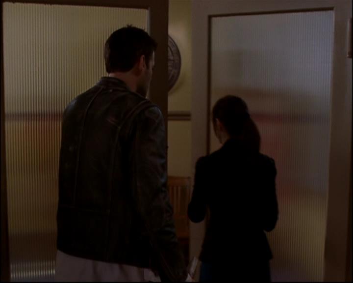 Charmed-Online-dot-816EngagedAndConfused1574.jpg Charmed-Online-dot-816EngagedAndConfused1574.jpg