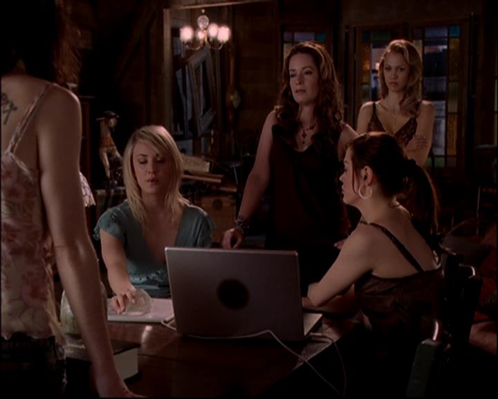 Charmed-Online-dot-816EngagedAndConfused1695.jpg Charmed-Online-dot-816EngagedAndConfused1695.jpg