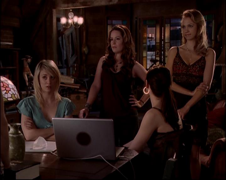 Charmed-Online-dot-816EngagedAndConfused1722.jpg Charmed-Online-dot-816EngagedAndConfused1722.jpg