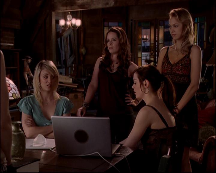 Charmed-Online-dot-816EngagedAndConfused1725.jpg Charmed-Online-dot-816EngagedAndConfused1725.jpg