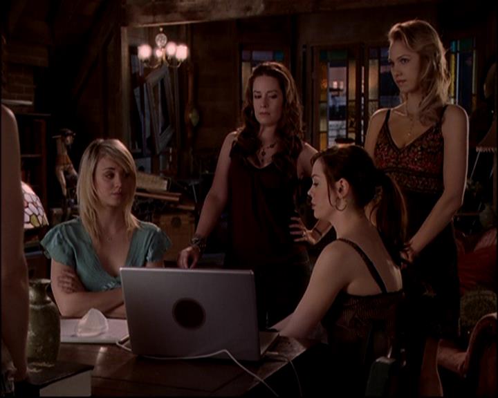 Charmed-Online-dot-816EngagedAndConfused1728.jpg Charmed-Online-dot-816EngagedAndConfused1728.jpg