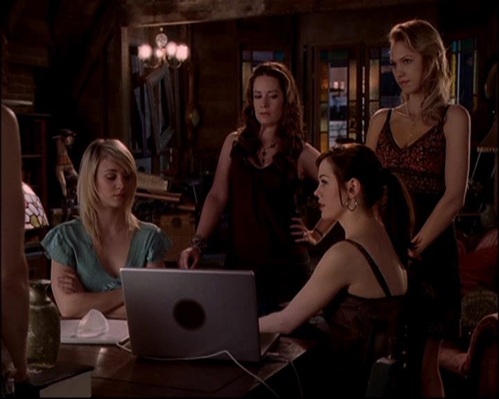 Charmed-Online-dot-816EngagedAndConfused1729.jpg Charmed-Online-dot-816EngagedAndConfused1729.jpg