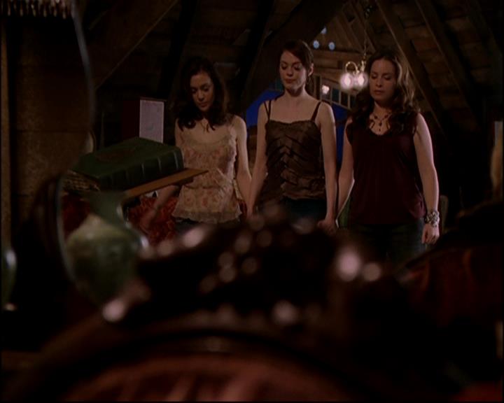 Charmed-Online-dot-816EngagedAndConfused1735.jpg Charmed-Online-dot-816EngagedAndConfused1735.jpg