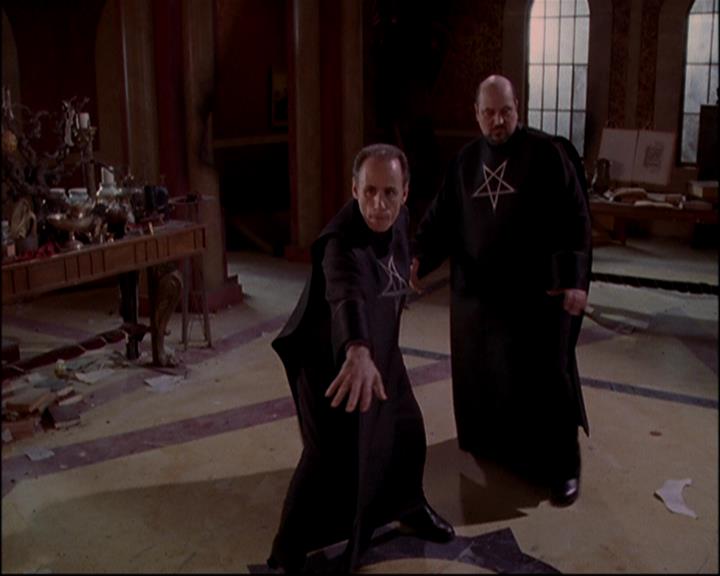 Charmed-Online-dot-816EngagedAndConfused1803.jpg Charmed-Online-dot-816EngagedAndConfused1803.jpg