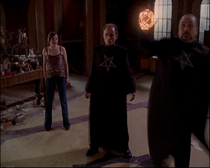 Charmed-Online-dot-816EngagedAndConfused1808.jpg Charmed-Online-dot-816EngagedAndConfused1808.jpg