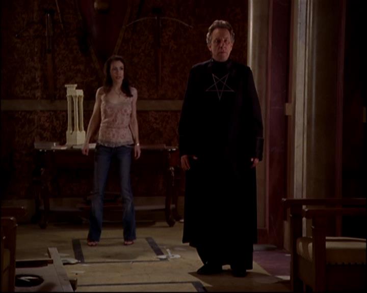 Charmed-Online-dot-816EngagedAndConfused1823.jpg Charmed-Online-dot-816EngagedAndConfused1823.jpg