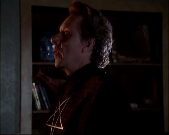 Charmed-Online-dot-817GenerationHex0309.jpg Charmed-Online-dot-817GenerationHex0309.jpg