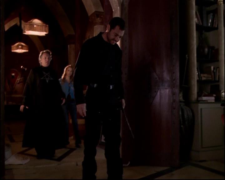 Charmed-Online-dot-817GenerationHex0343.jpg Charmed-Online-dot-817GenerationHex0343.jpg