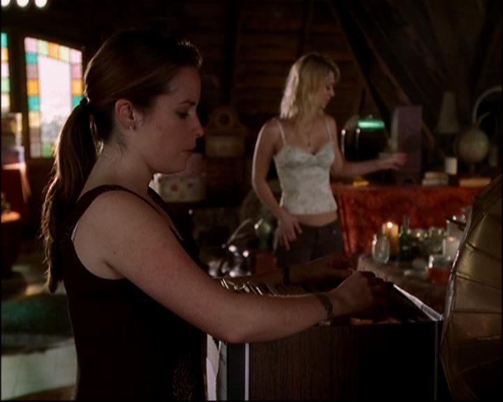 Charmed-Online-dot-817GenerationHex1674.jpg Charmed-Online-dot-817GenerationHex1674.jpg