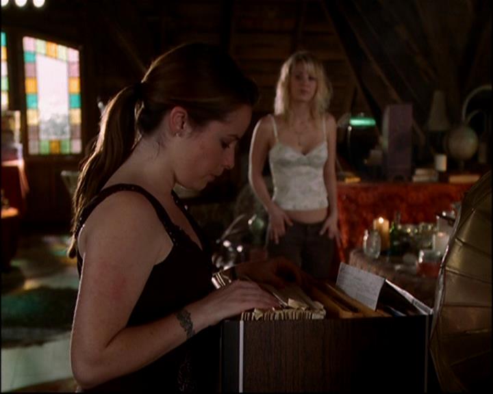 Charmed-Online-dot-817GenerationHex1675.jpg Charmed-Online-dot-817GenerationHex1675.jpg