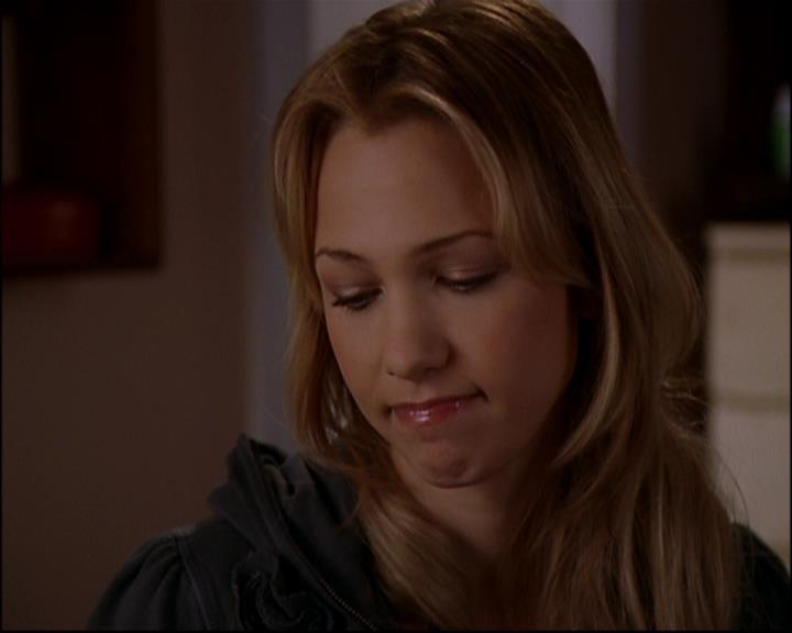 Charmed-Online-dot-818TheTornIdentity0070.jpg Charmed-Online-dot-818TheTornIdentity0070.jpg