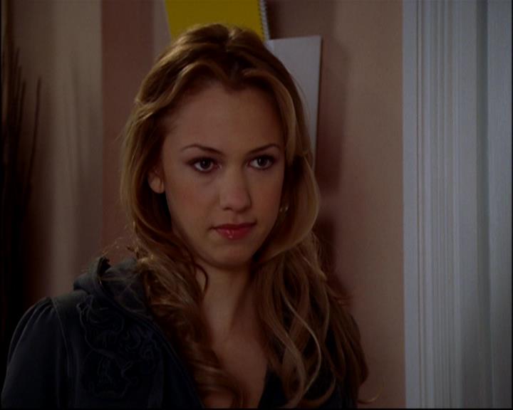 Charmed-Online-dot-818TheTornIdentity0091.jpg Charmed-Online-dot-818TheTornIdentity0091.jpg