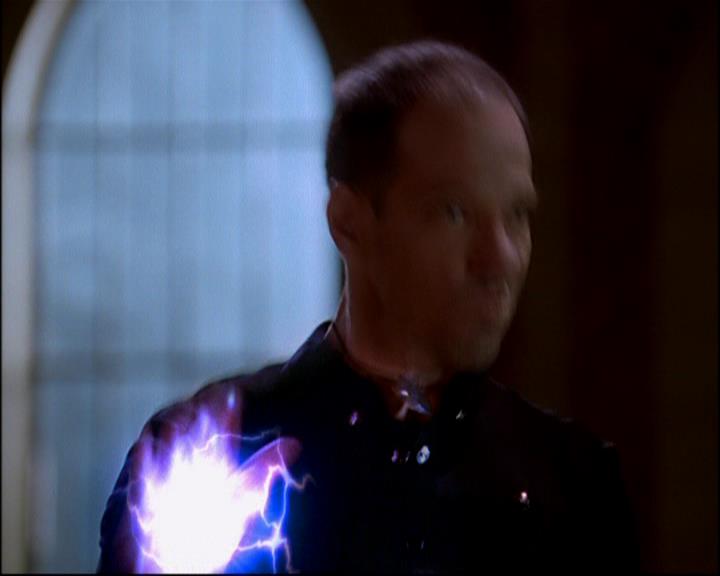 Charmed-Online-dot-818TheTornIdentity0130.jpg Charmed-Online-dot-818TheTornIdentity0130.jpg