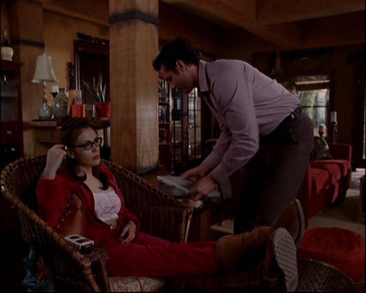 Charmed-Online-dot-818TheTornIdentity0416.jpg Charmed-Online-dot-818TheTornIdentity0416.jpg