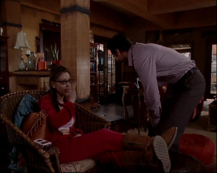 Charmed-Online-dot-818TheTornIdentity0425.jpg Charmed-Online-dot-818TheTornIdentity0425.jpg