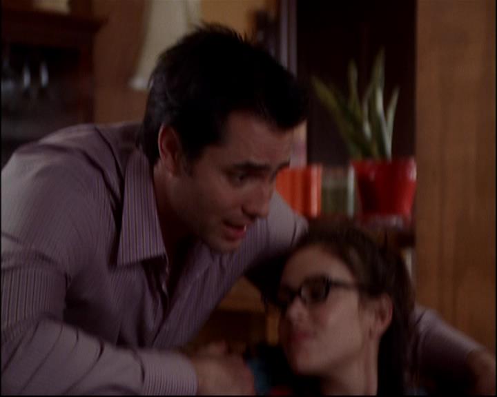 Charmed-Online-dot-818TheTornIdentity0438.jpg Charmed-Online-dot-818TheTornIdentity0438.jpg