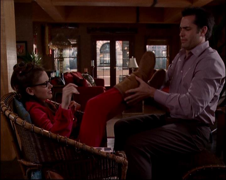 Charmed-Online-dot-818TheTornIdentity0502.jpg Charmed-Online-dot-818TheTornIdentity0502.jpg