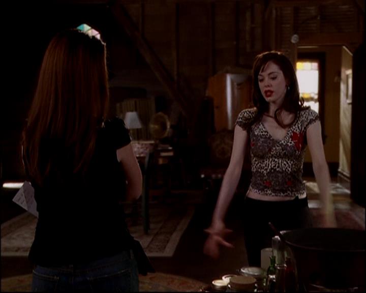 Charmed-Online-dot-818TheTornIdentity0588.jpg Charmed-Online-dot-818TheTornIdentity0588.jpg