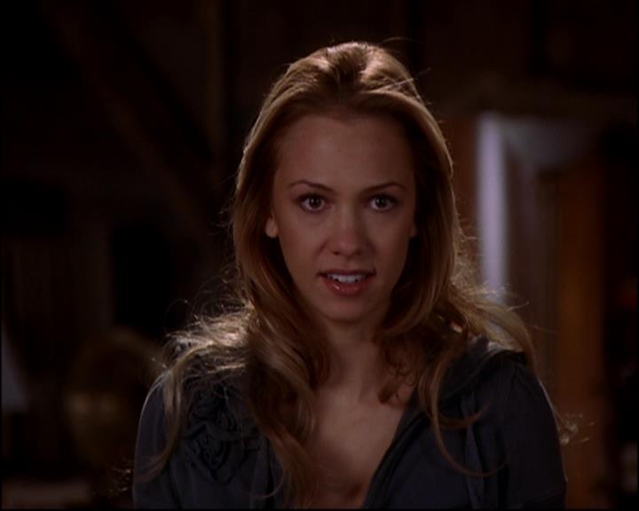 Charmed-Online-dot-818TheTornIdentity0638.jpg Charmed-Online-dot-818TheTornIdentity0638.jpg