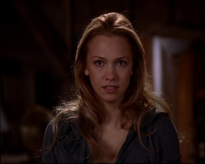 Charmed-Online-dot-818TheTornIdentity0639.jpg Charmed-Online-dot-818TheTornIdentity0639.jpg