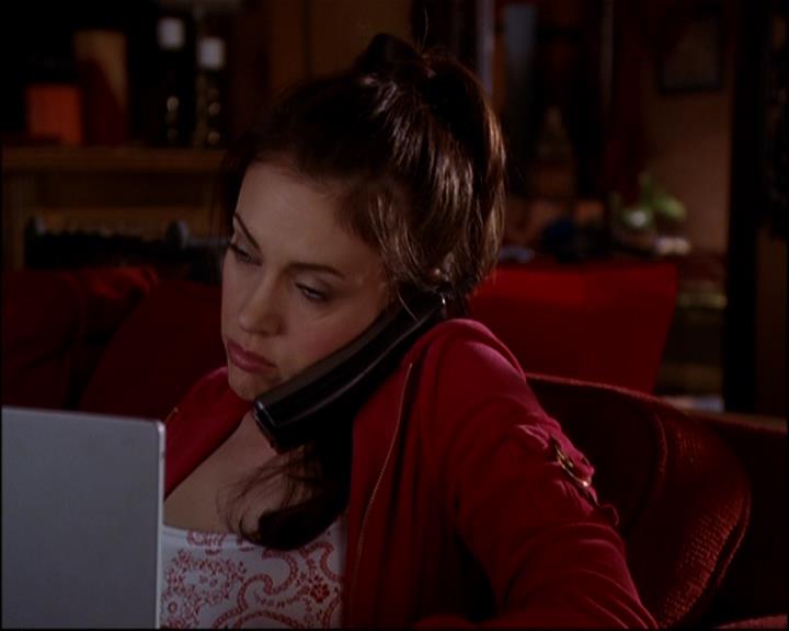 Charmed-Online-dot-818TheTornIdentity0832.jpg Charmed-Online-dot-818TheTornIdentity0832.jpg