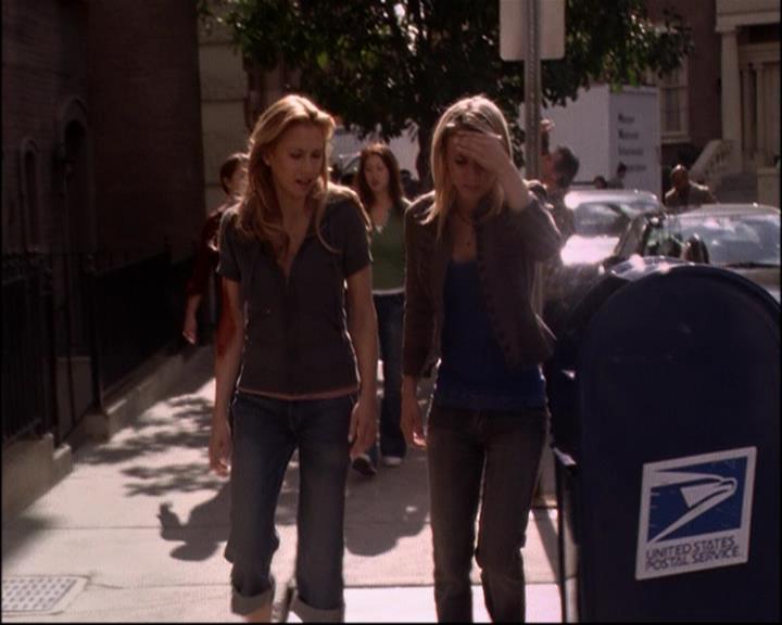 Charmed-Online-dot-818TheTornIdentity1382.jpg Charmed-Online-dot-818TheTornIdentity1382.jpg