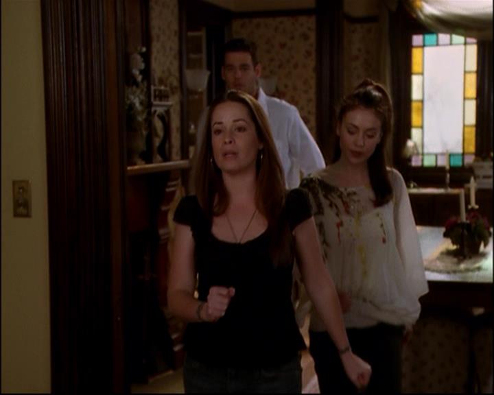 Charmed-Online-dot-818TheTornIdentity1566.jpg Charmed-Online-dot-818TheTornIdentity1566.jpg