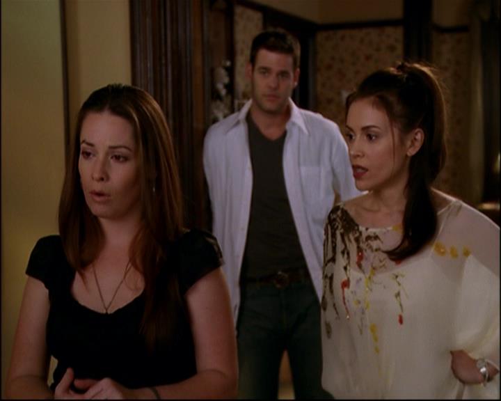 Charmed-Online-dot-818TheTornIdentity1576.jpg Charmed-Online-dot-818TheTornIdentity1576.jpg