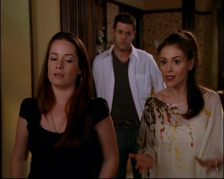 Charmed-Online-dot-818TheTornIdentity1579.jpg Charmed-Online-dot-818TheTornIdentity1579.jpg