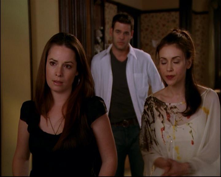 Charmed-Online-dot-818TheTornIdentity1582.jpg Charmed-Online-dot-818TheTornIdentity1582.jpg