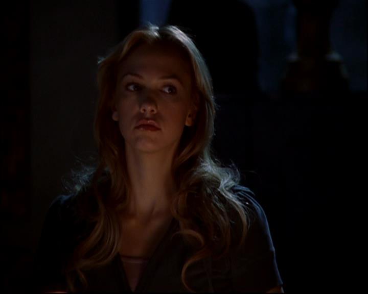 Charmed-Online-dot-818TheTornIdentity1678.jpg Charmed-Online-dot-818TheTornIdentity1678.jpg