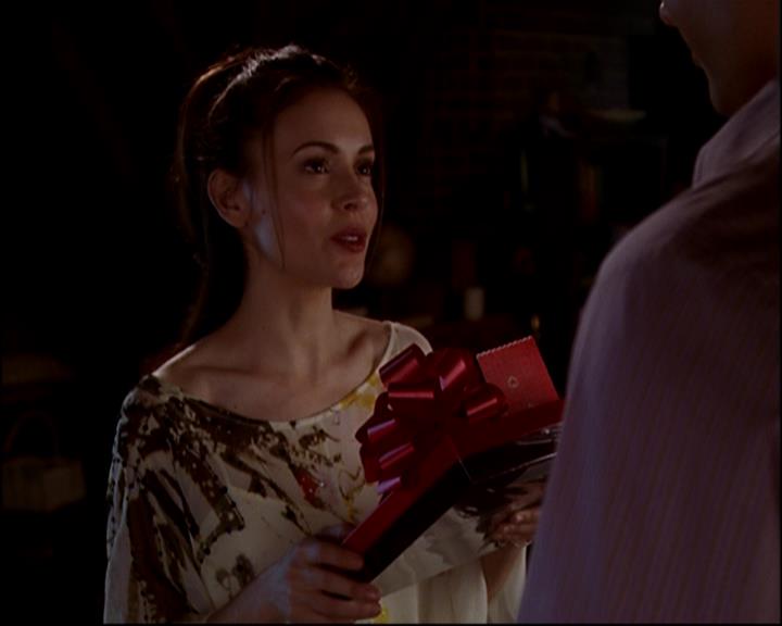 Charmed-Online-dot-818TheTornIdentity1763.jpg Charmed-Online-dot-818TheTornIdentity1763.jpg