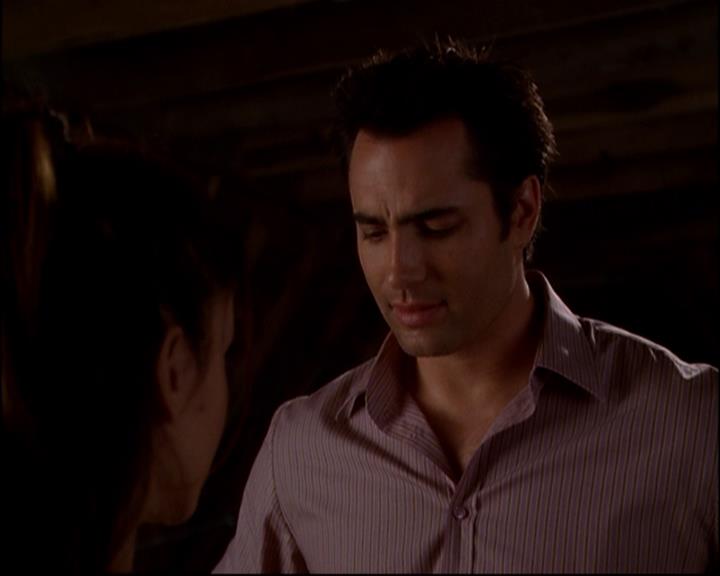 Charmed-Online-dot-818TheTornIdentity1765.jpg Charmed-Online-dot-818TheTornIdentity1765.jpg