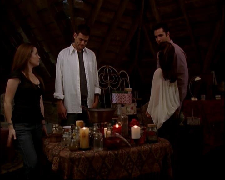 Charmed-Online-dot-818TheTornIdentity1779.jpg Charmed-Online-dot-818TheTornIdentity1779.jpg