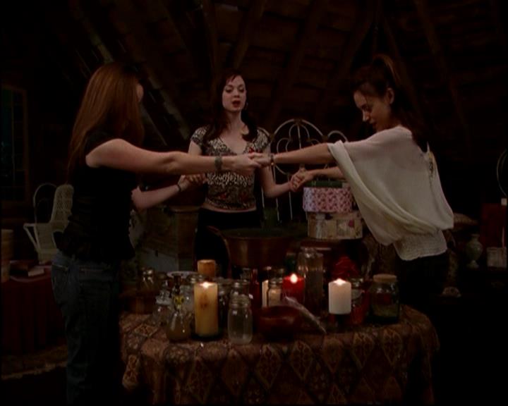 Charmed-Online-dot-818TheTornIdentity1821.jpg Charmed-Online-dot-818TheTornIdentity1821.jpg