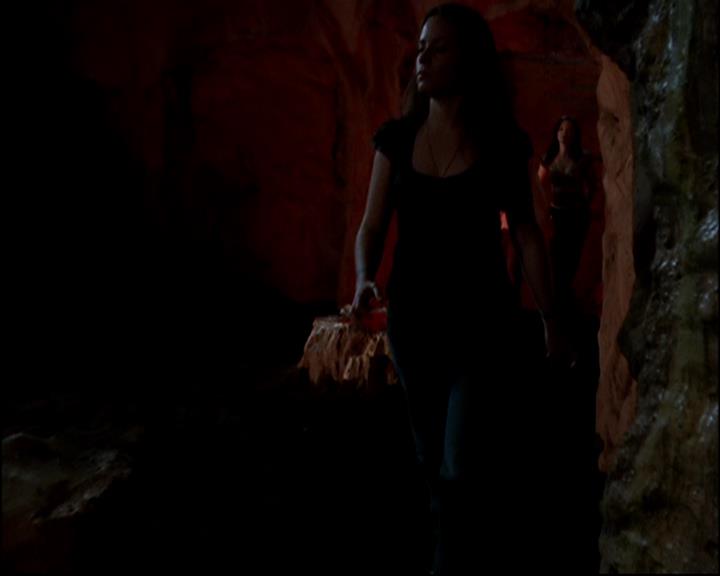 Charmed-Online-dot-818TheTornIdentity1839.jpg Charmed-Online-dot-818TheTornIdentity1839.jpg