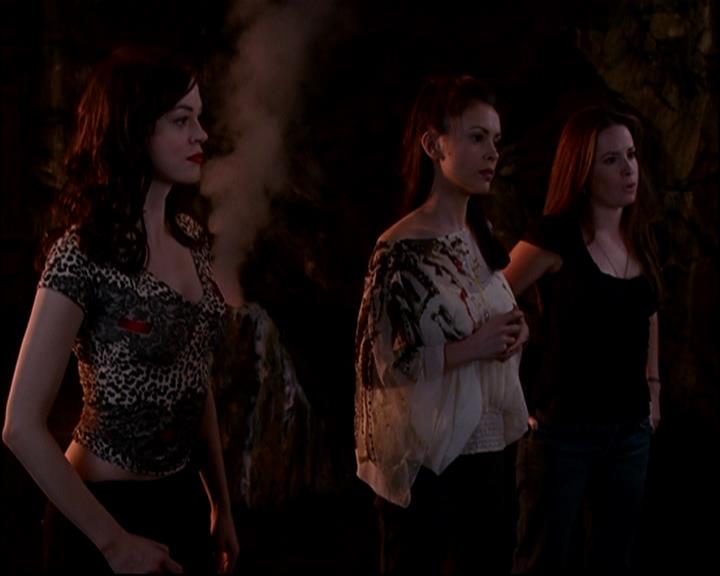 Charmed-Online-dot-818TheTornIdentity1852.jpg Charmed-Online-dot-818TheTornIdentity1852.jpg