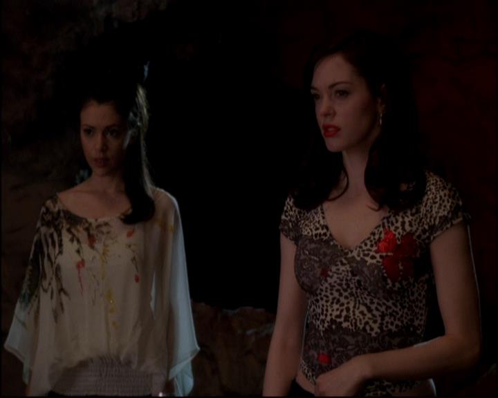 Charmed-Online-dot-818TheTornIdentity1877.jpg Charmed-Online-dot-818TheTornIdentity1877.jpg