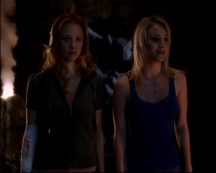 Charmed-Online-dot-818TheTornIdentity1880.jpg Charmed-Online-dot-818TheTornIdentity1880.jpg