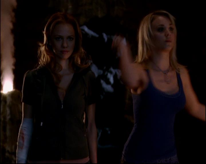 Charmed-Online-dot-818TheTornIdentity1884.jpg Charmed-Online-dot-818TheTornIdentity1884.jpg